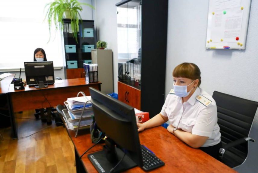 Пристав поменял сторону в производстве