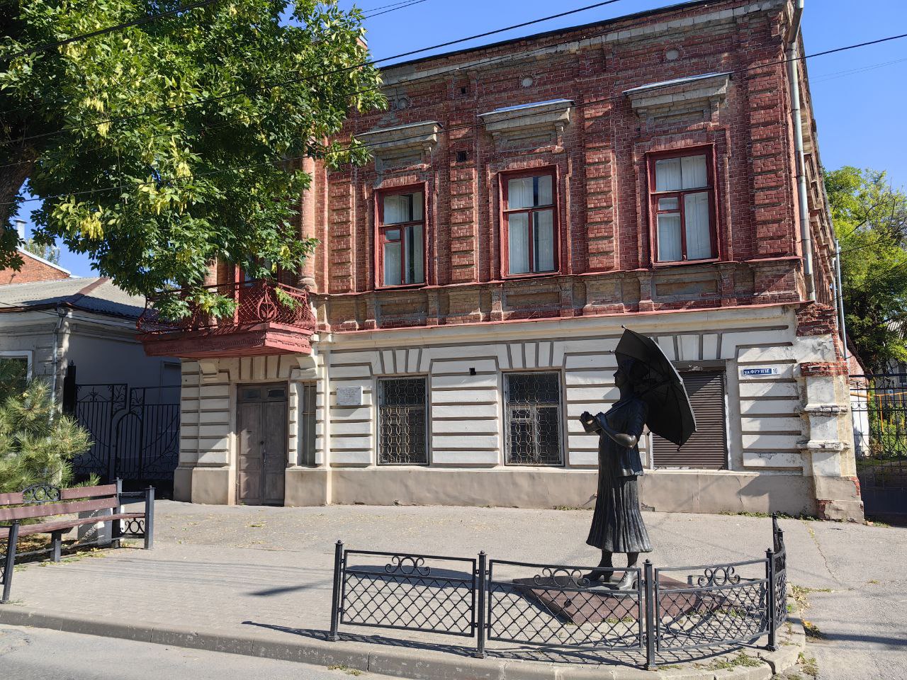 Банк залог не снимает, хотя долга нет